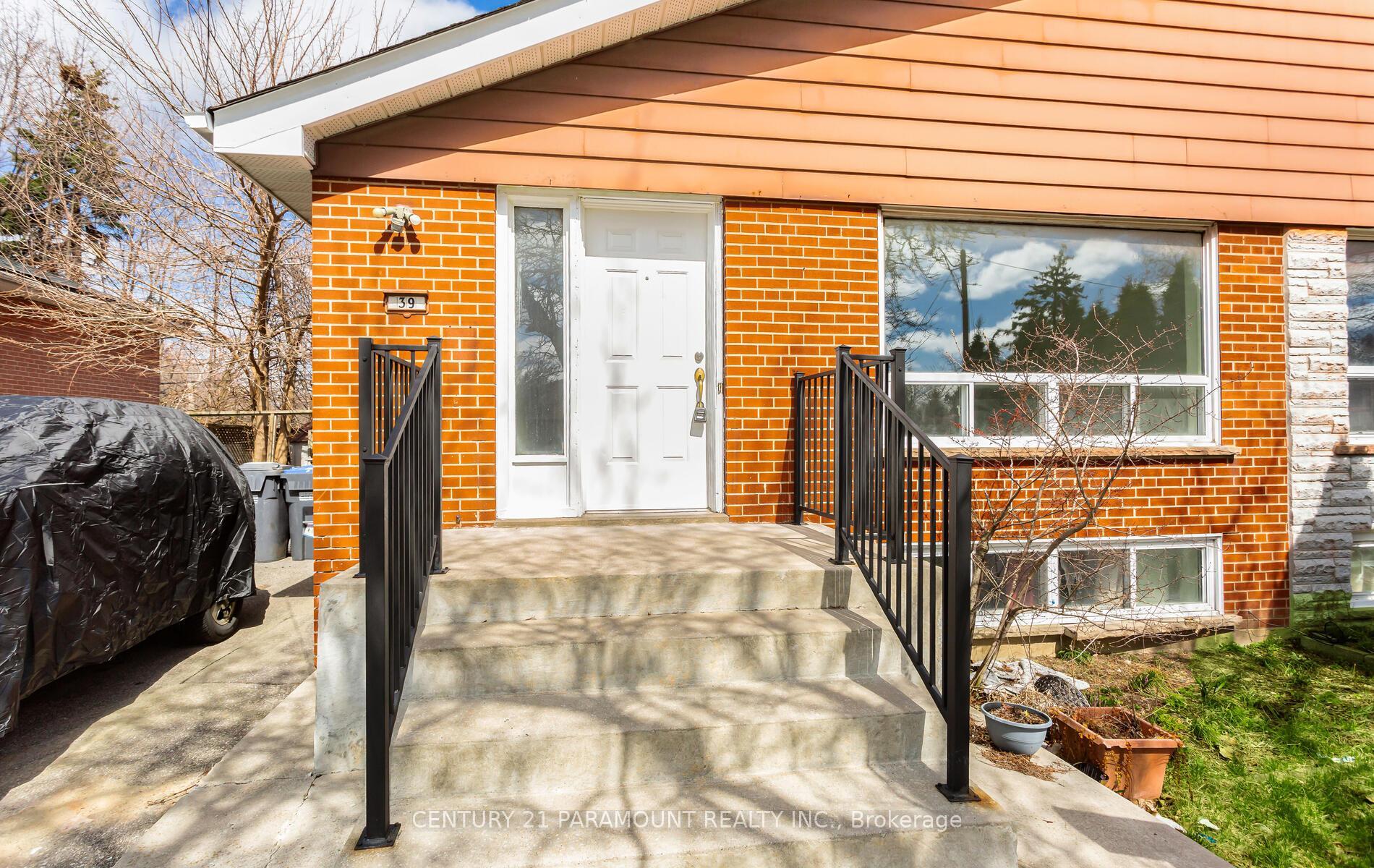 Property Photo:  39 Aloma Crescent  ON L6T 2N8 