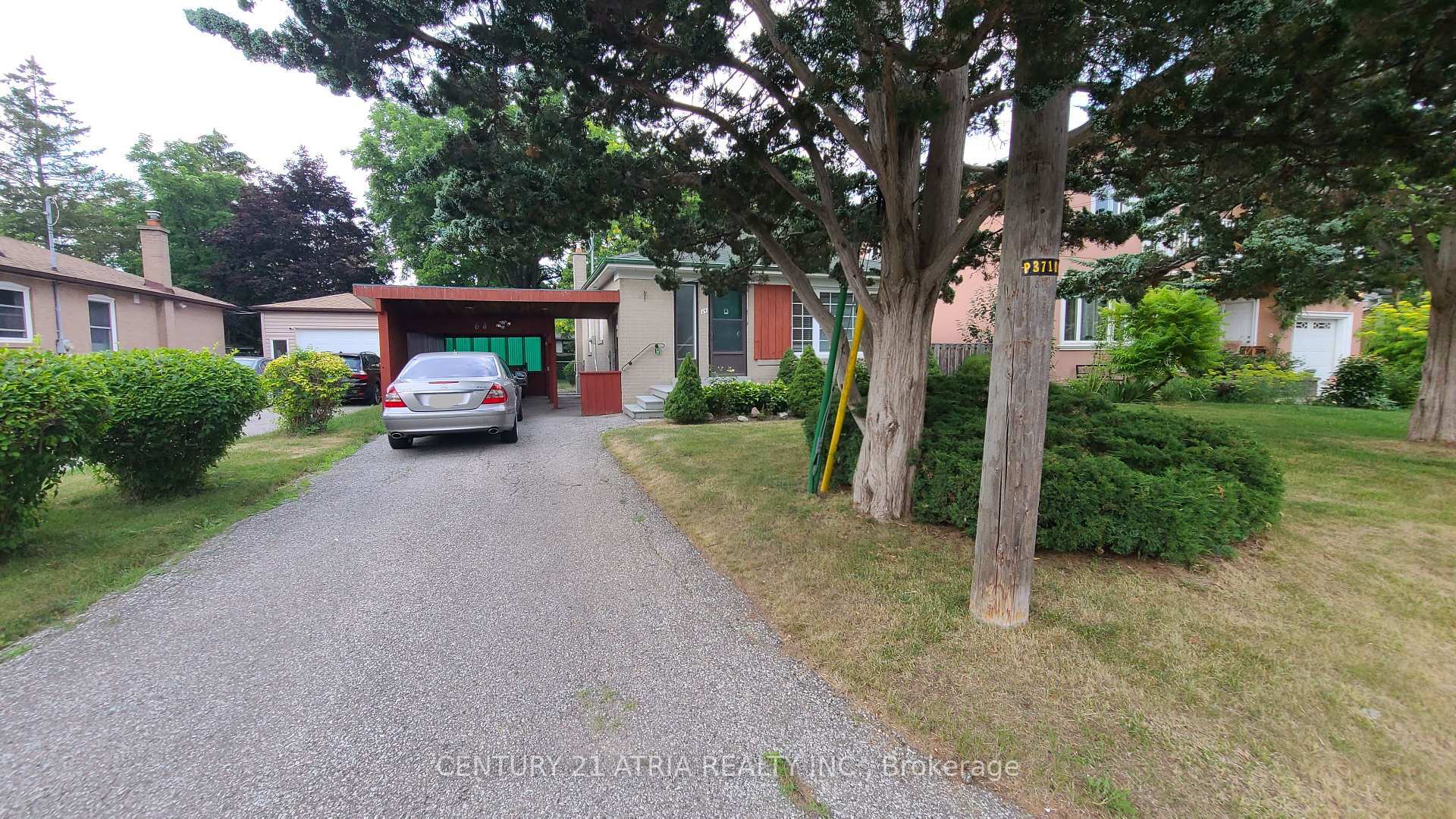 Property Photo: 64 Rockport Crescent ON L4C 2L6