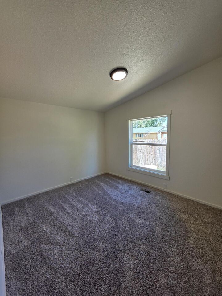 Photo de la propriété: 5243 N 2900 W UT 84721