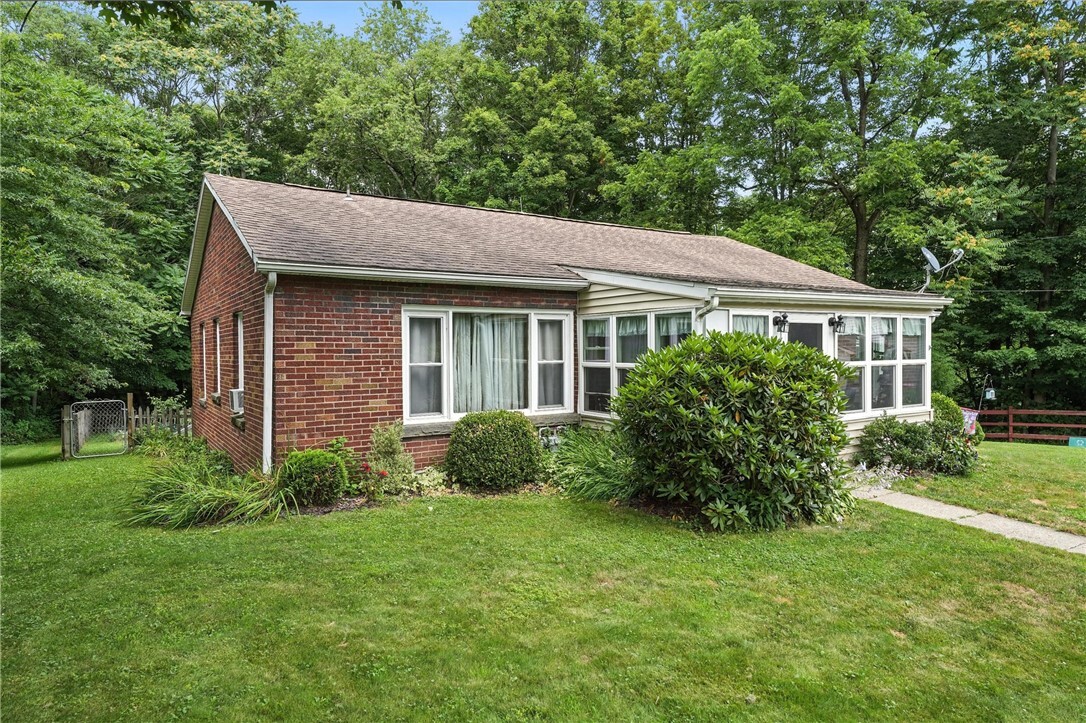 Property Photo: 231 E North St PA 16137