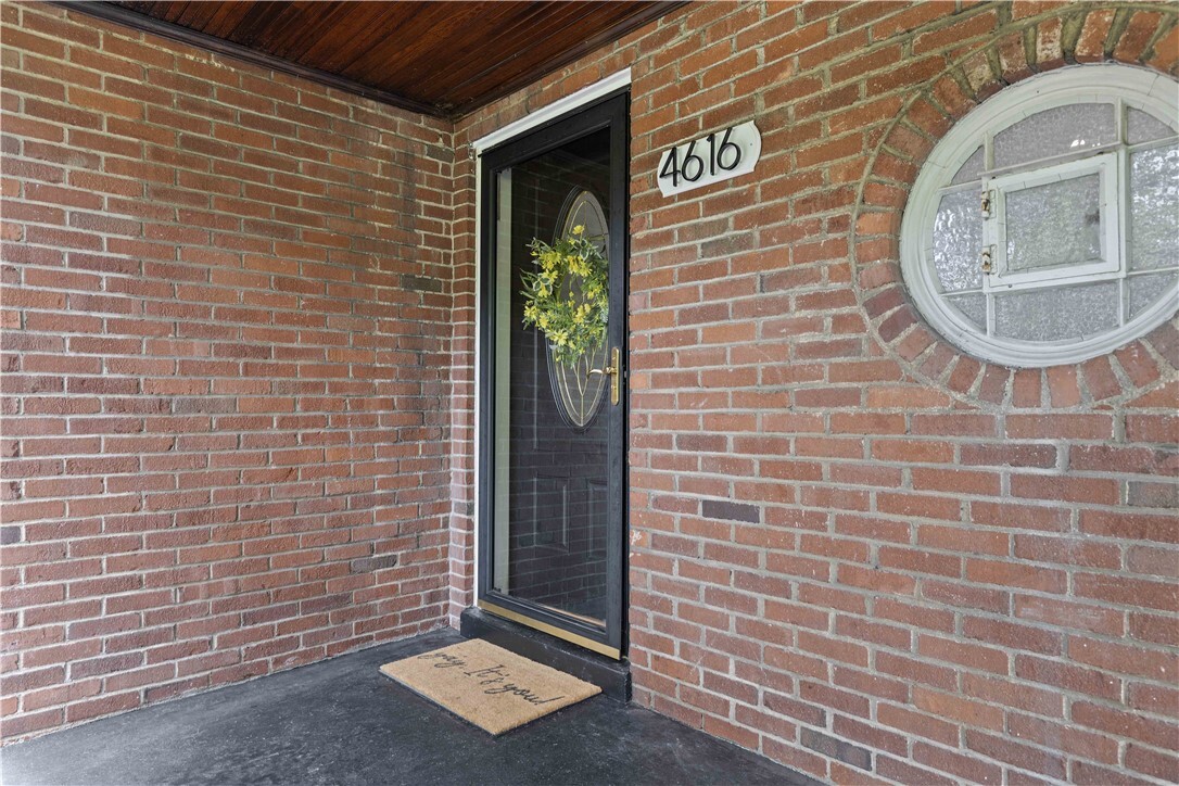 Property Photo: 4616 W Barlind Dr PA 15227
