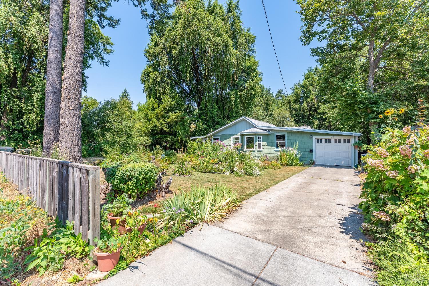 Property Photo:  98 W Oak Street  CA 95490 