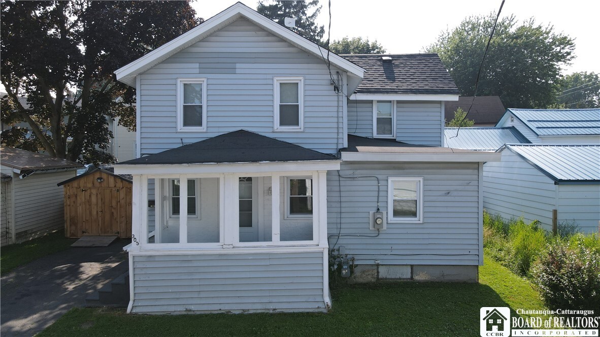 Property Photo: 305 Canary Street NY 14048