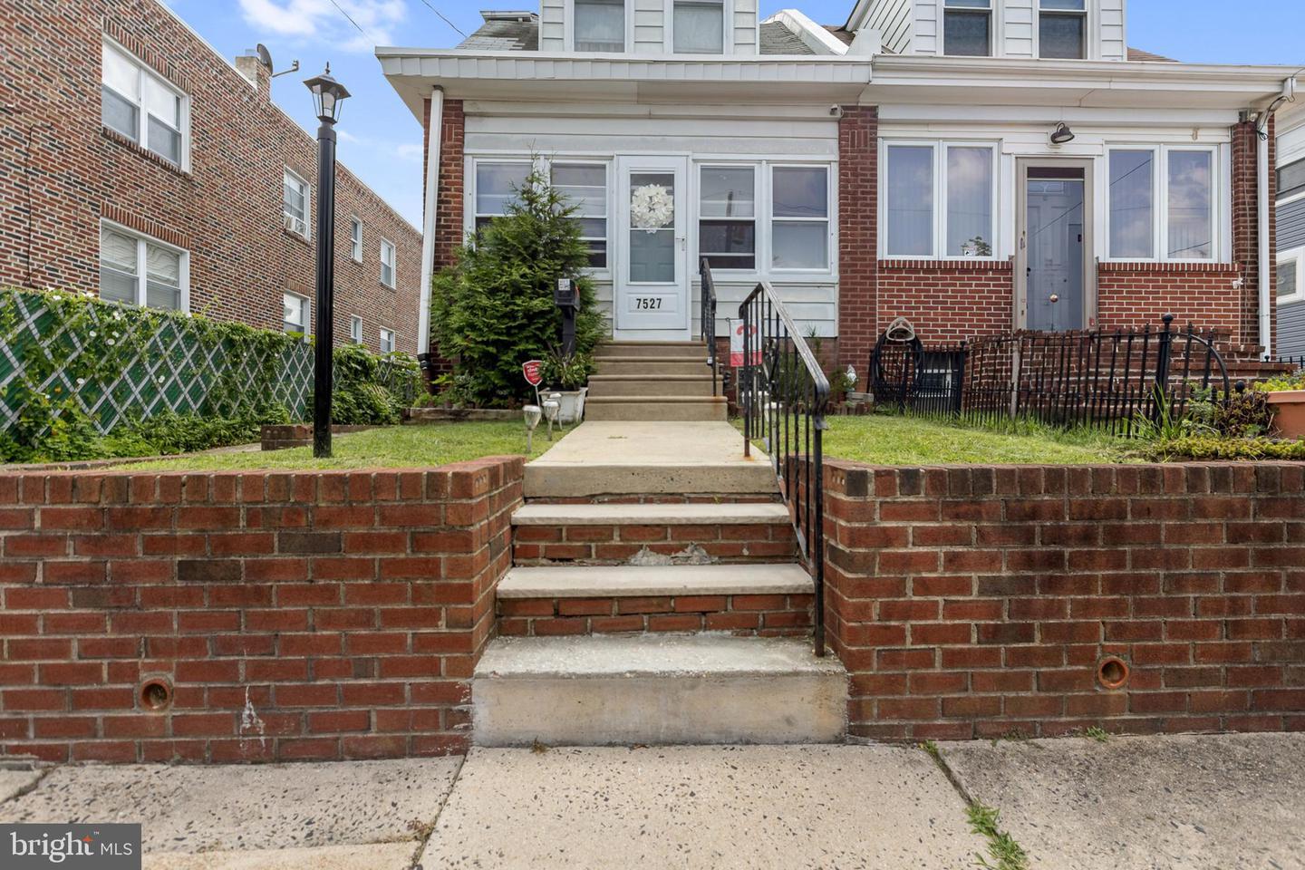Property Photo:  7527 Bingham Street  PA 19111 