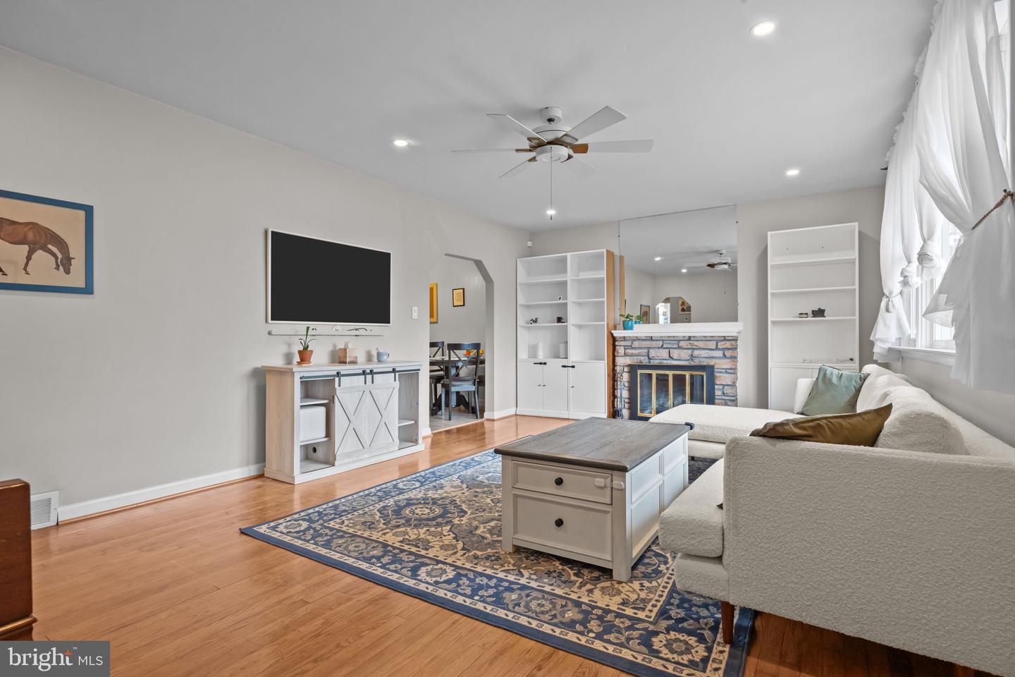 Property Photo:  930 E Maple Drive  PA 18966 