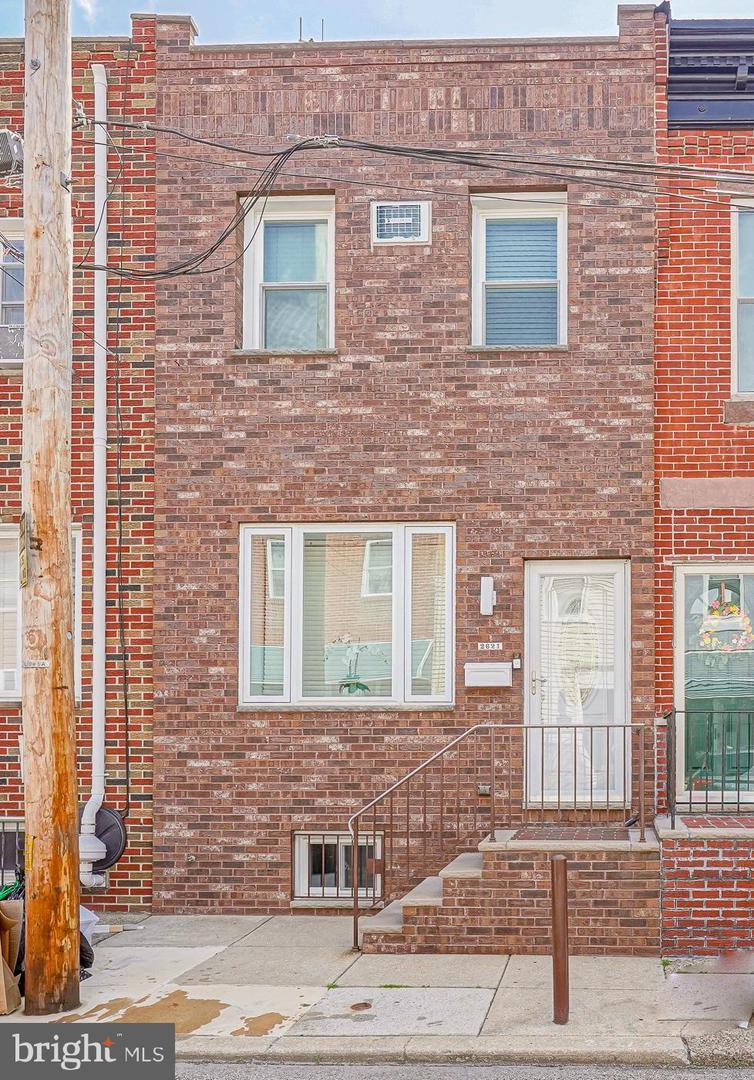 Property Photo:  2621 S Mole Street  PA 19145 