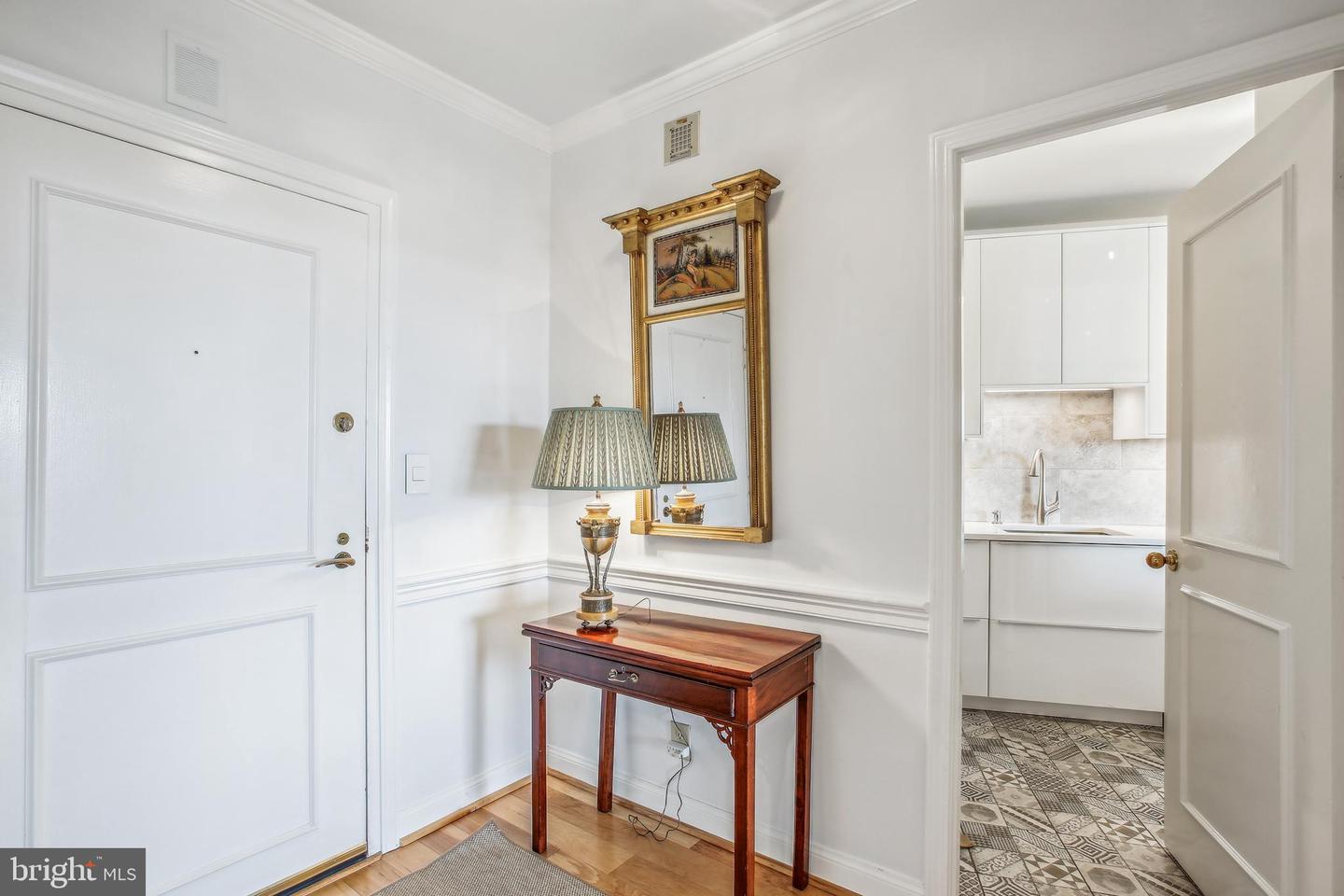 Property Photo: 1250 S Washington Street 820 VA 22314