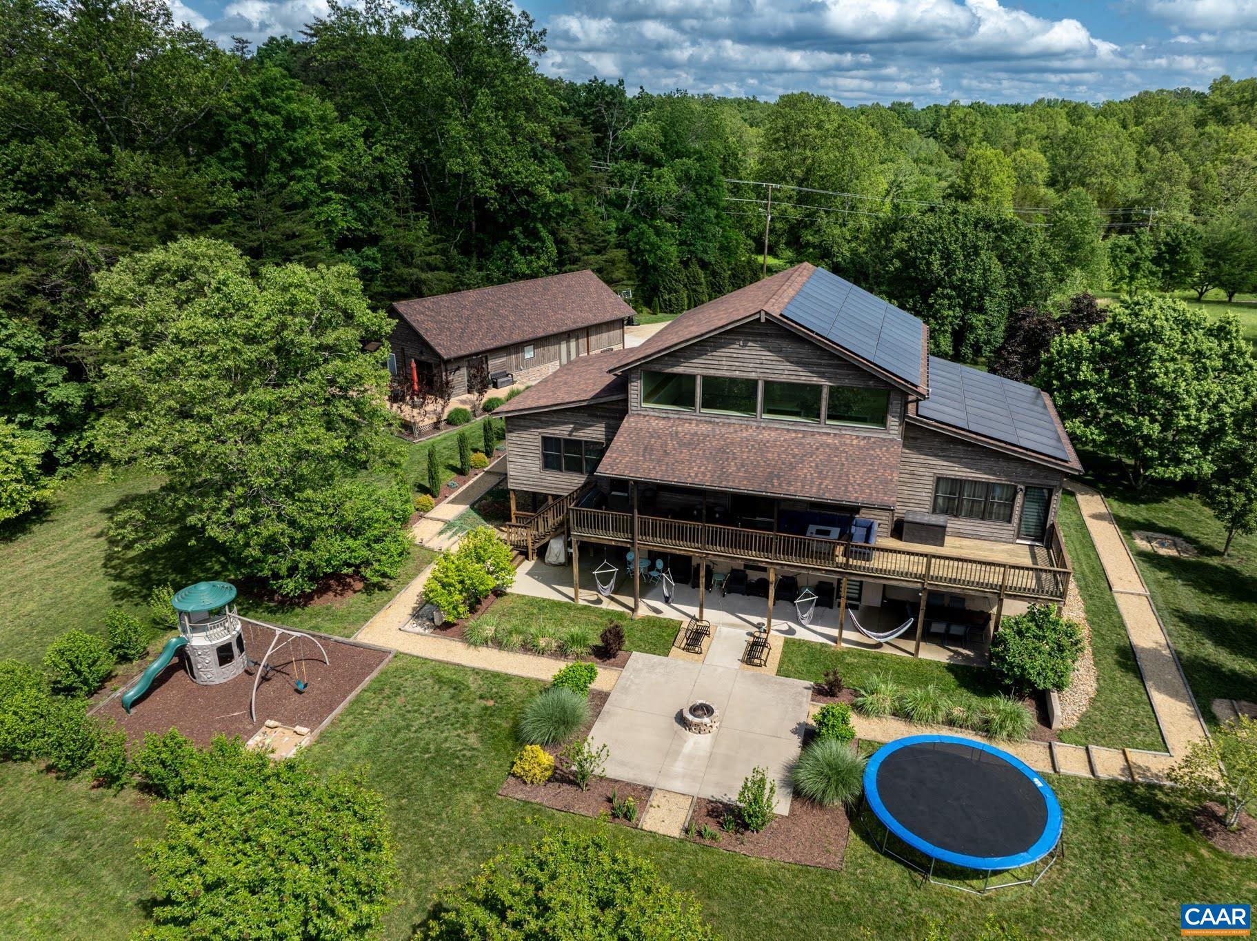 Property Photo: 301 Sycamore Ln VA 22968