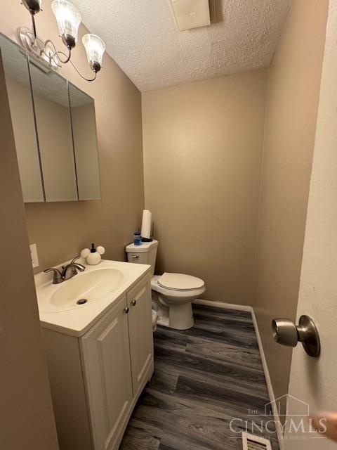 Property Photo: 933 W Kemper Road OH 45240
