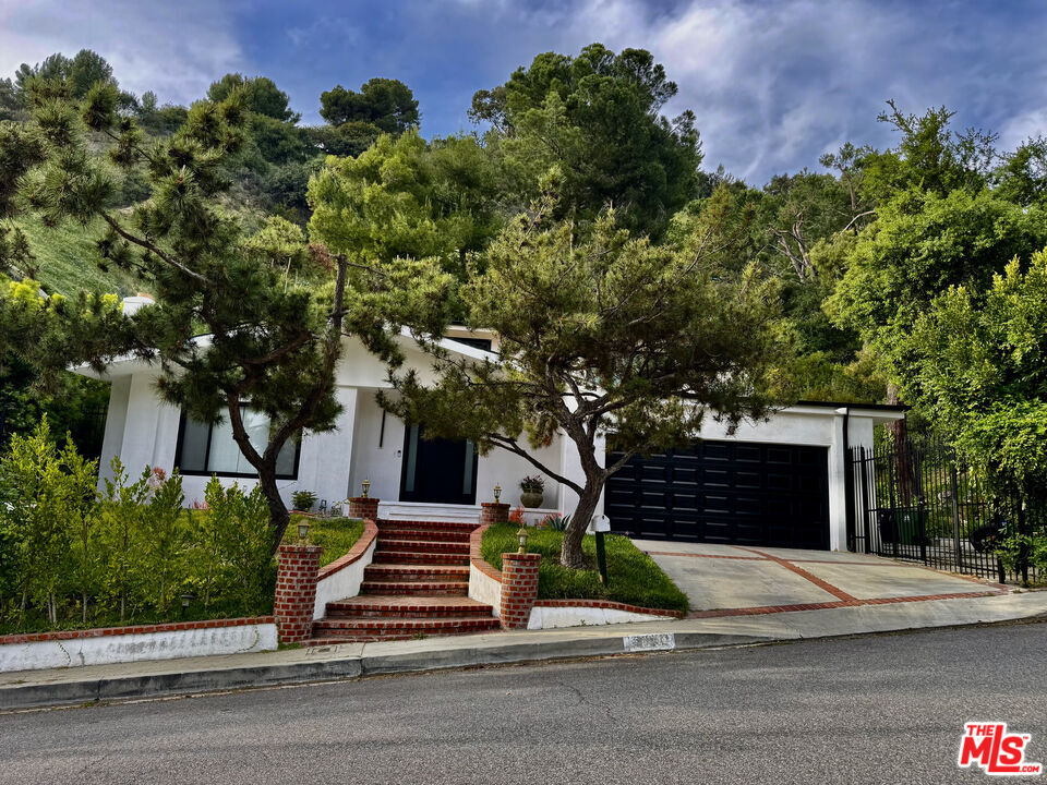 Property Photo:  9781 Blantyre Dr  CA 90210 