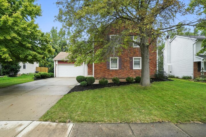 Property Photo: 2372 Clover Blossom Court OH 43123
