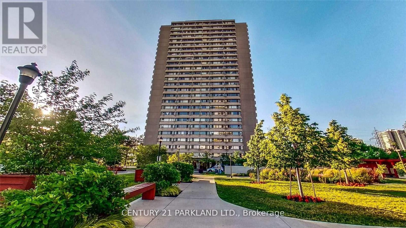 Property Photo:  735 Don Mills Road 1104  ON M3C 1S9 