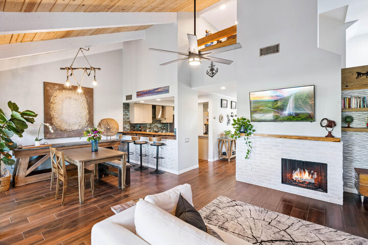 Property Photo:  462 Sunningdale Drive  CA 92270 
