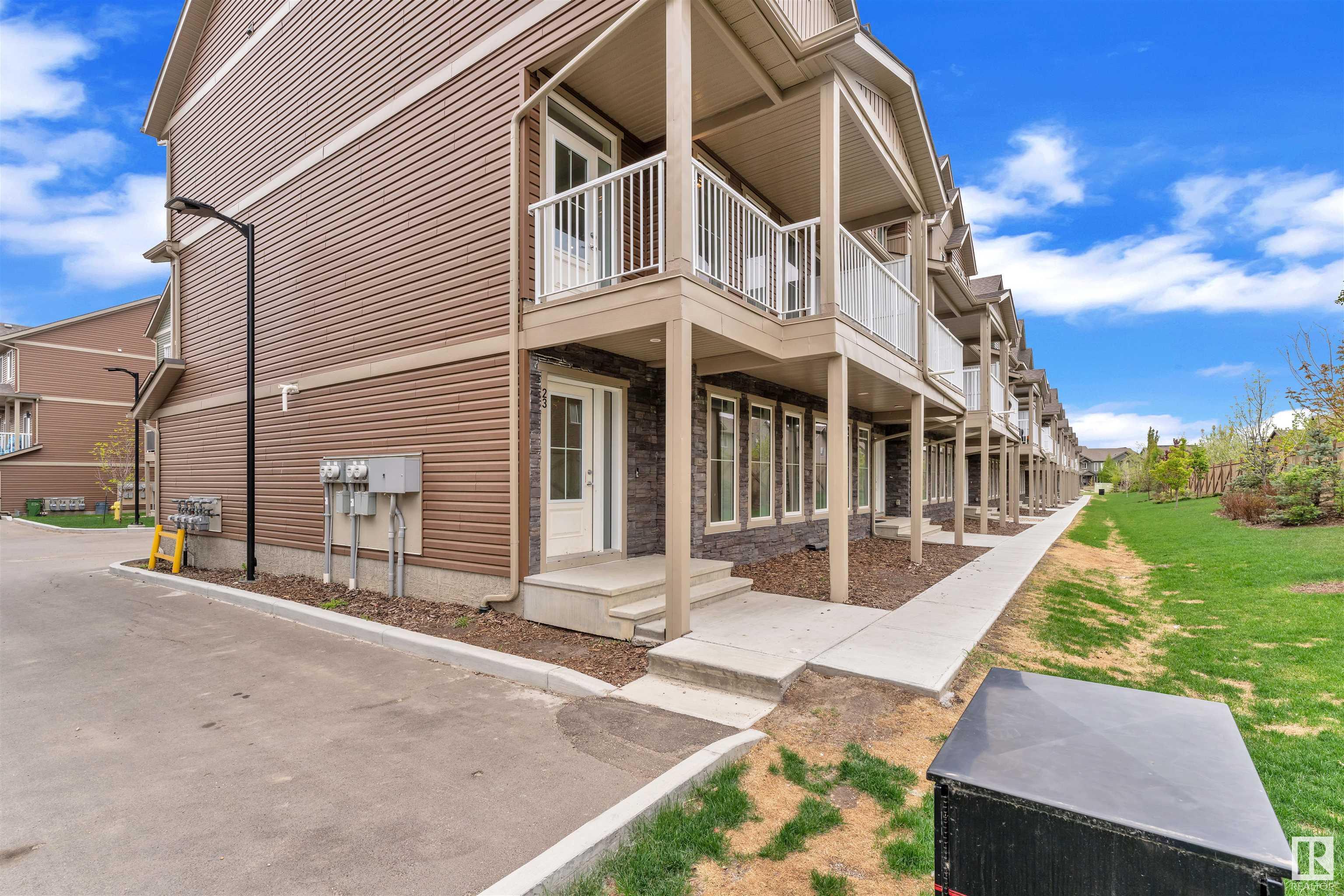 Property Photo: 1051 Graydon Hill Boulevard SW 23 AB T6W 3C8