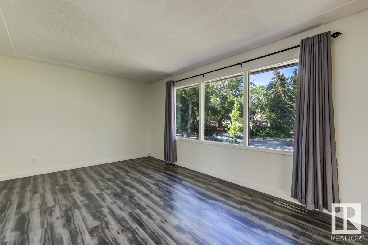 Property Photo: 7 Marion Crescent AB T8N 1L1