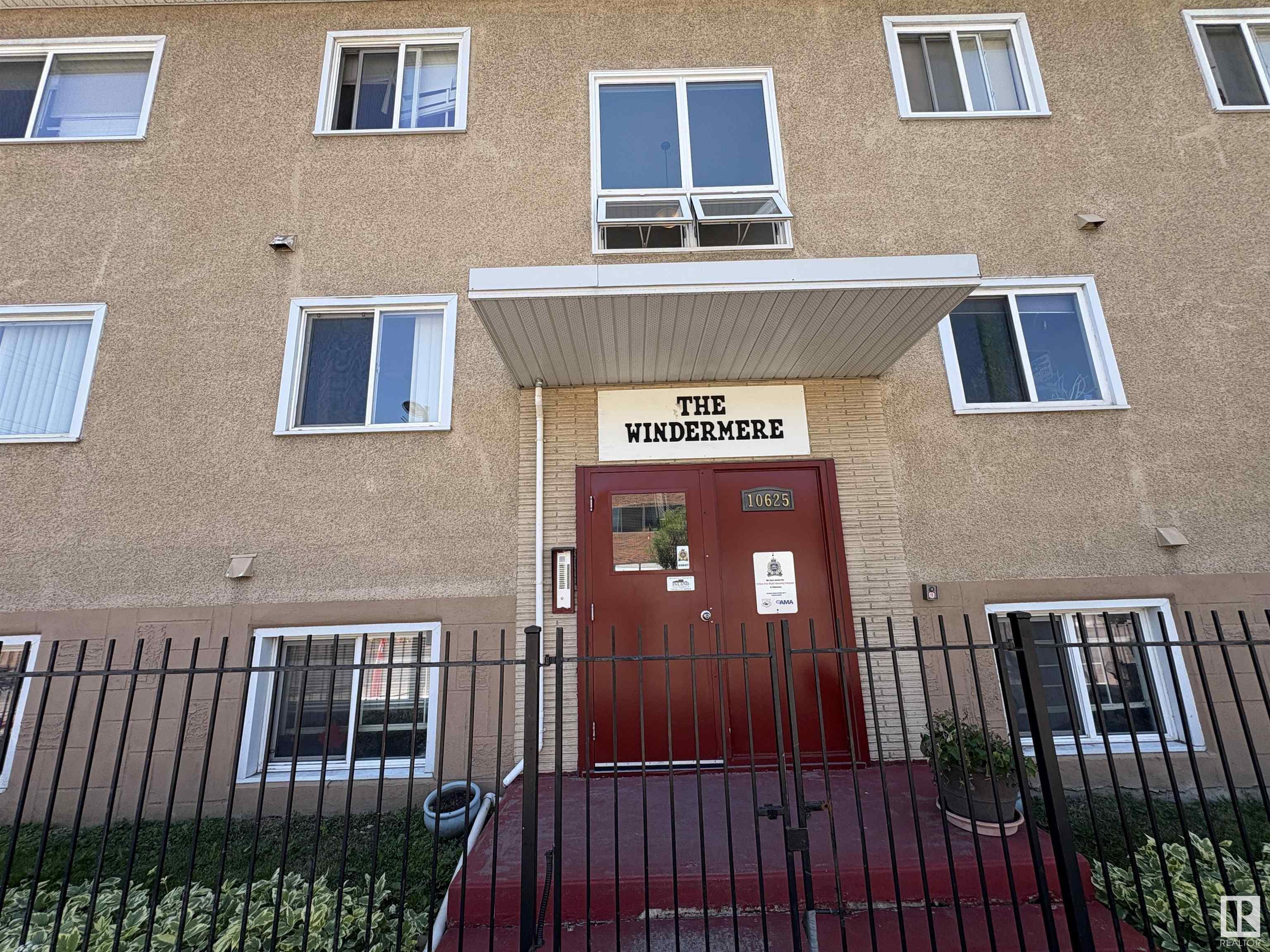 10625 107 Avenue NW 6  Edmonton AB T5H 0W5 photo
