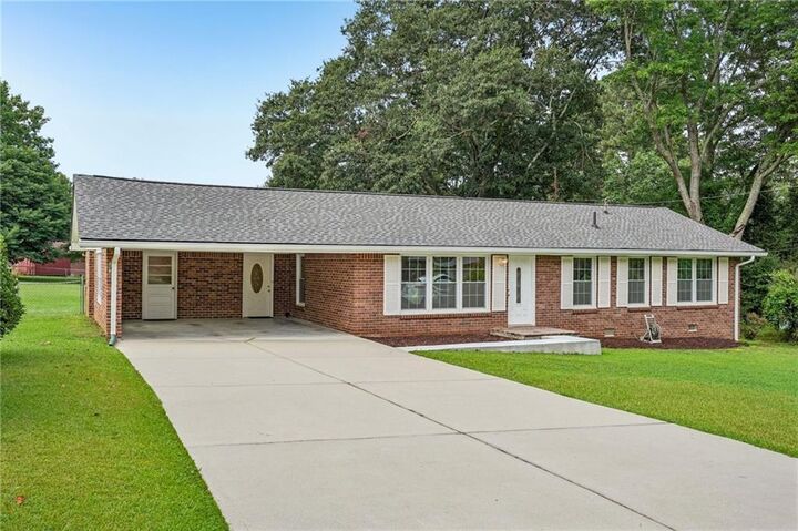Property Photo: 4810 White Lake Drive NW GA 30101