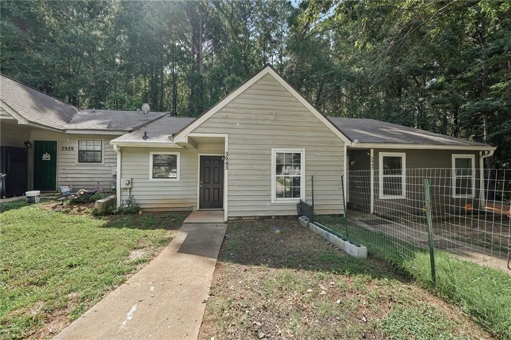 Property Photo: 3943 Henry Court GA 30101