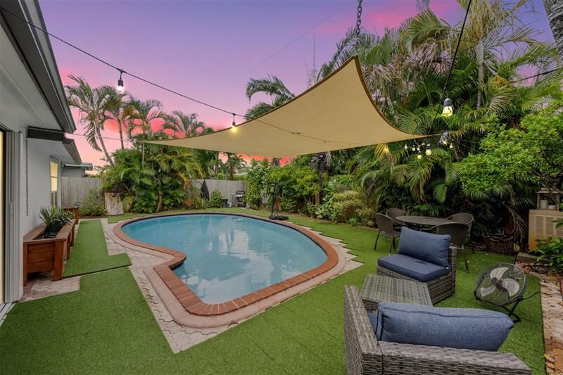 Property Photo:  4581 NE 3rd Ter  FL 33334 