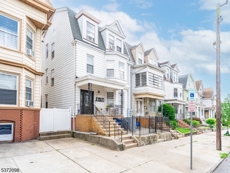 261 Ridge St  Newark City NJ 07104 photo