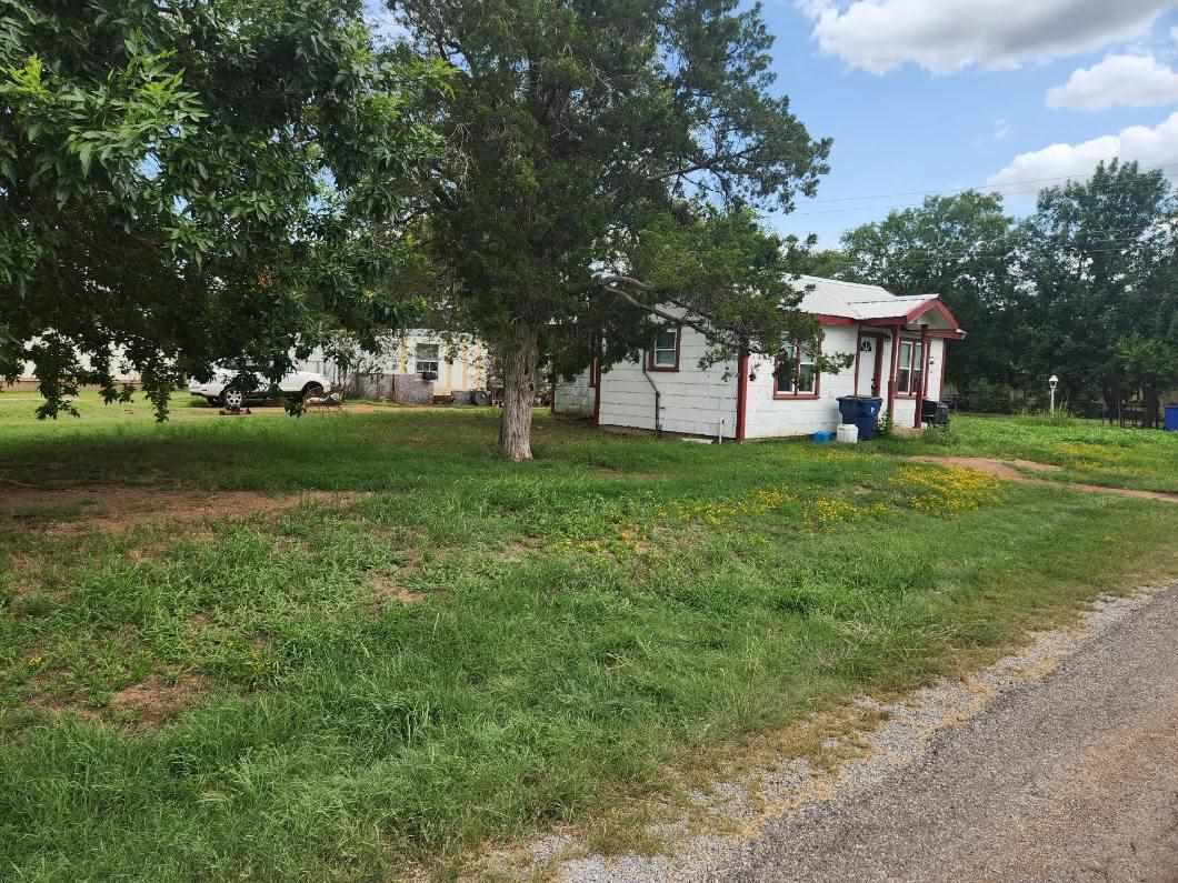 Property Photo: 304 S 2nd St OK 73527