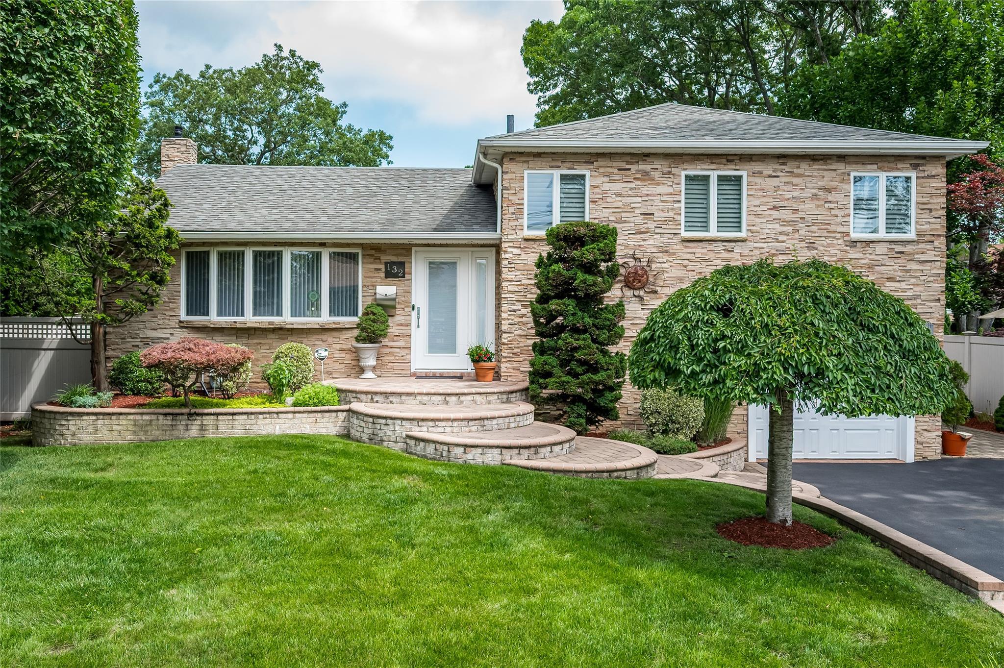 Property Photo: 132 North Drive NY 11758