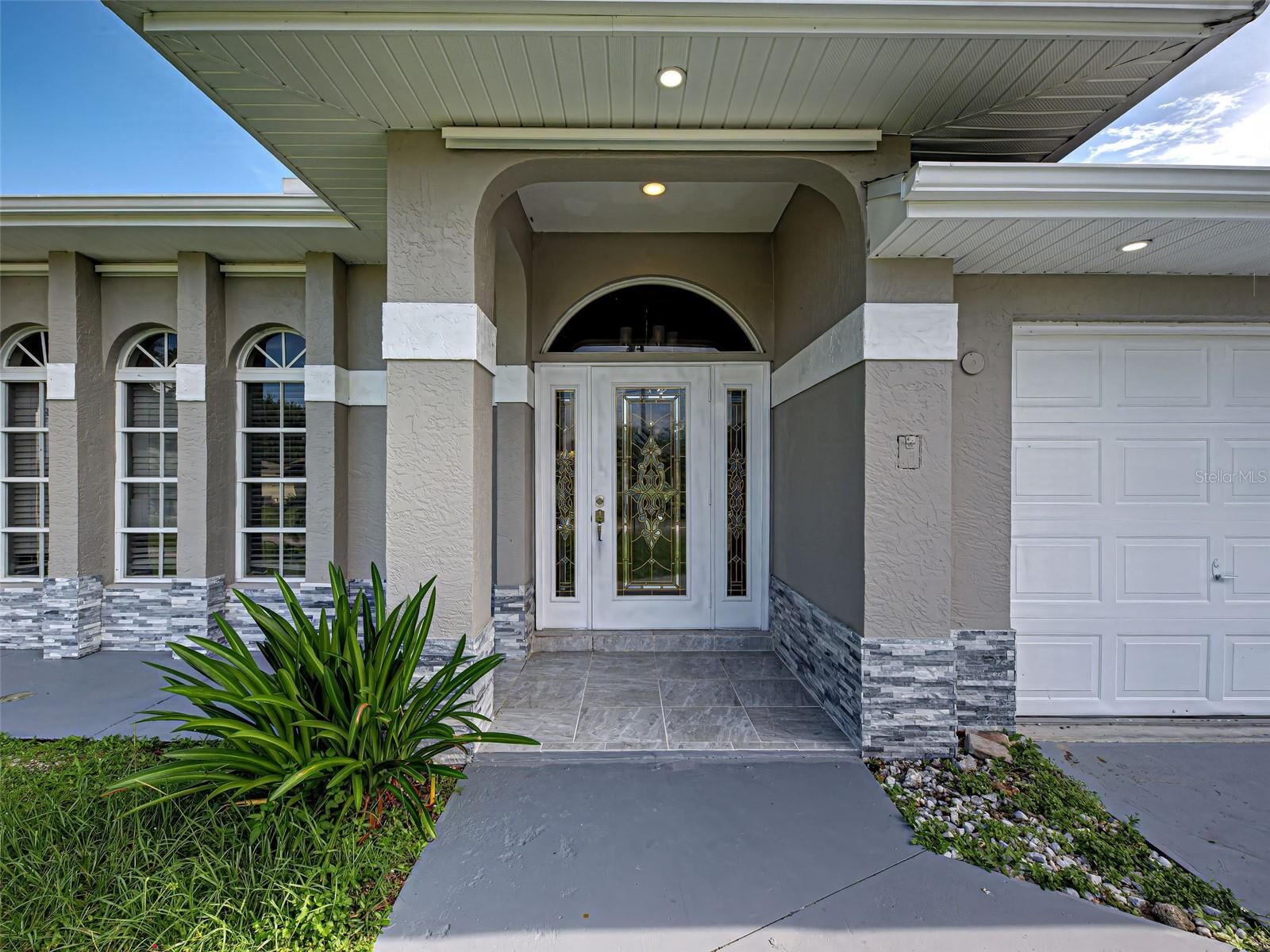 Property Photo: 17352 Robinson Avenue FL 33948