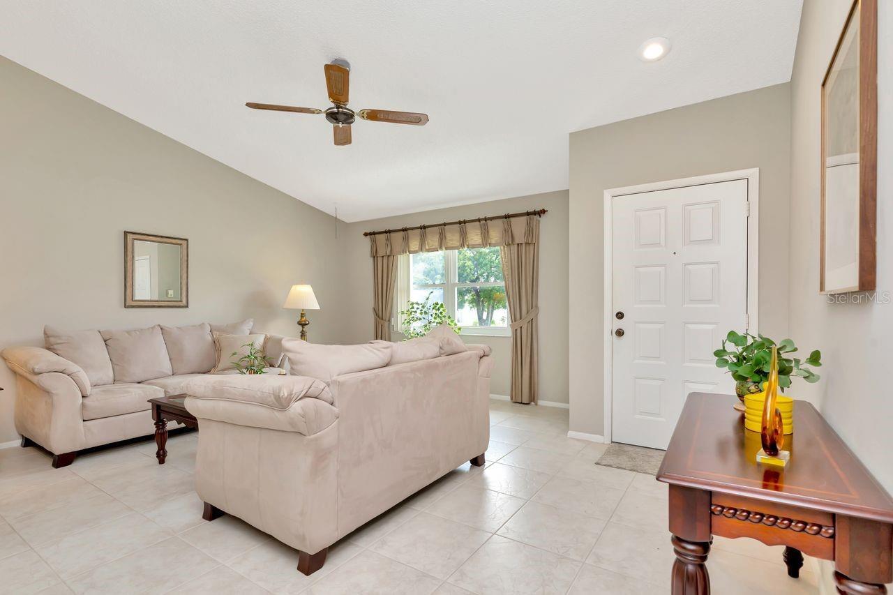 Property Photo:  1704 Caledonia Court  FL 34684 