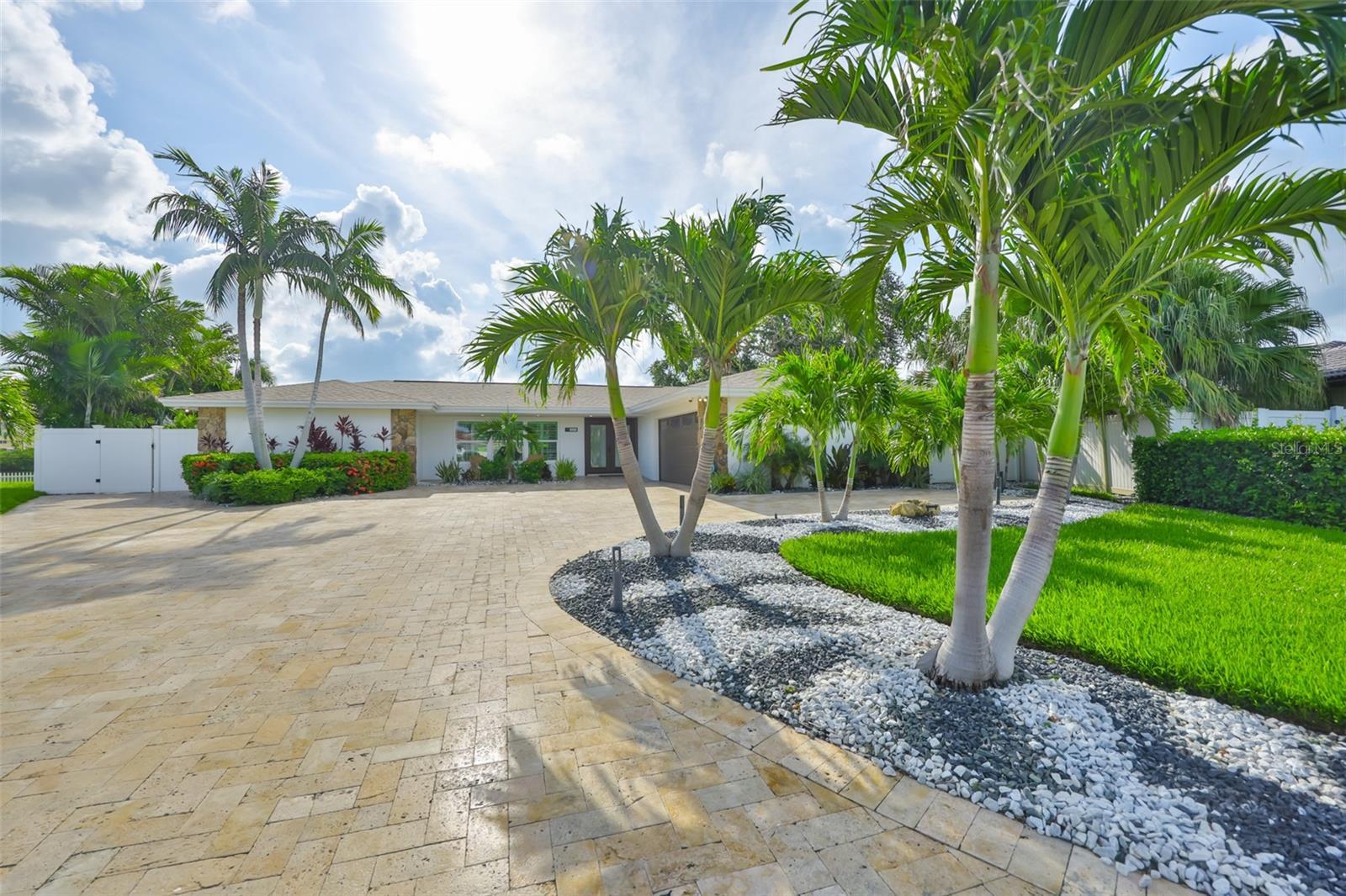 Property Photo: 101 Poinciana Lane FL 33770