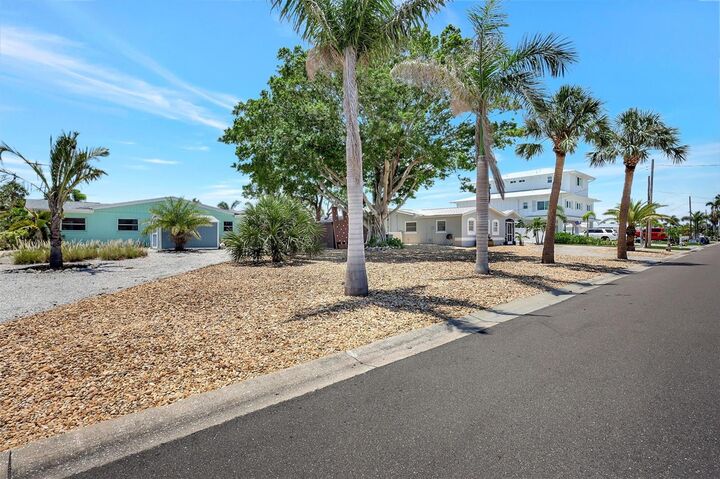 Property Photo: 4216 Royal Palm Drive FL 34210