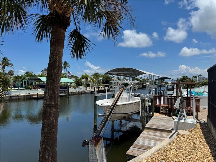 Property Photo:  4216 Royal Palm Drive  FL 34210 