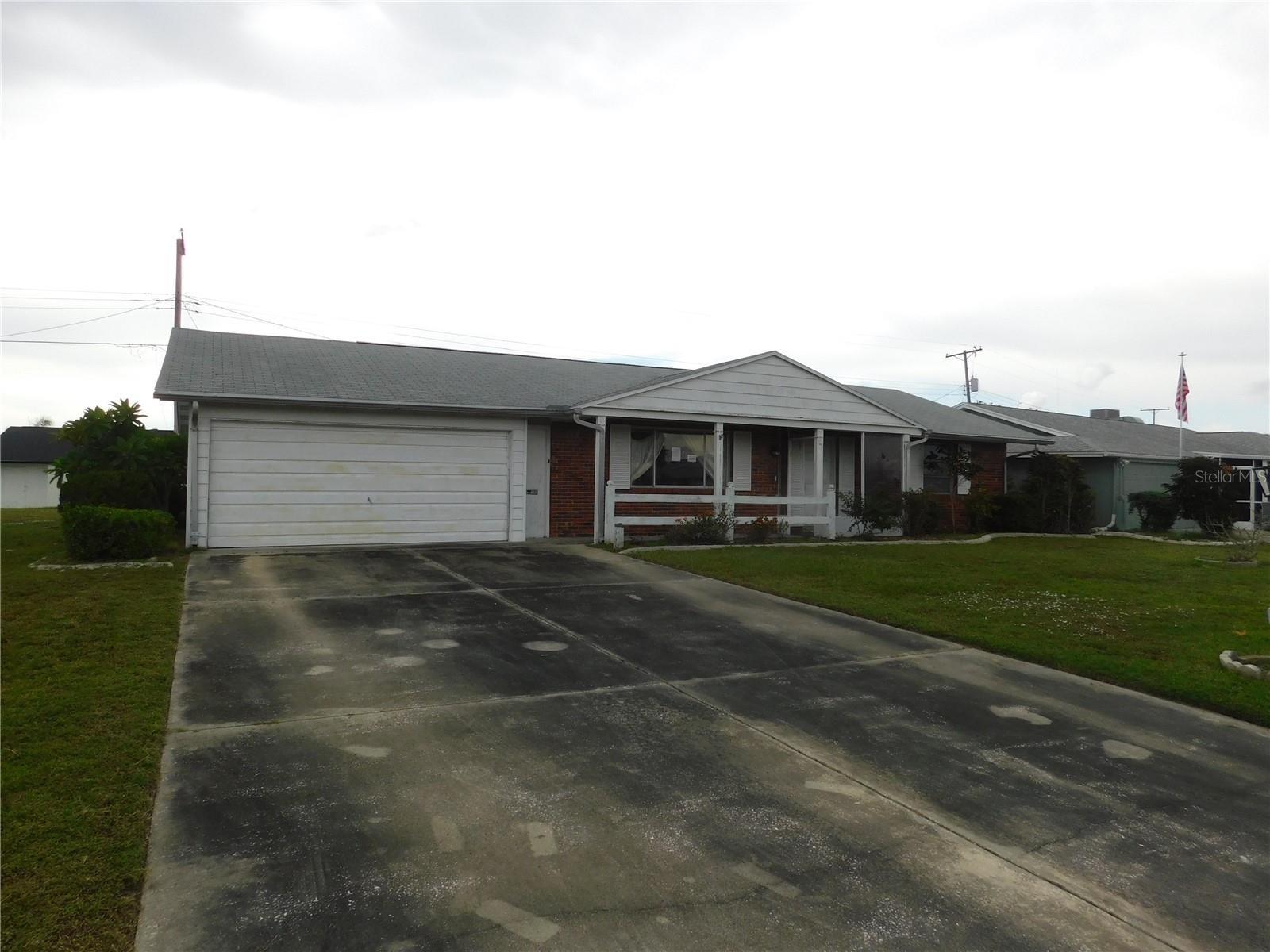 Property Photo: 1224 Valley Forge Boulevard FL 33573