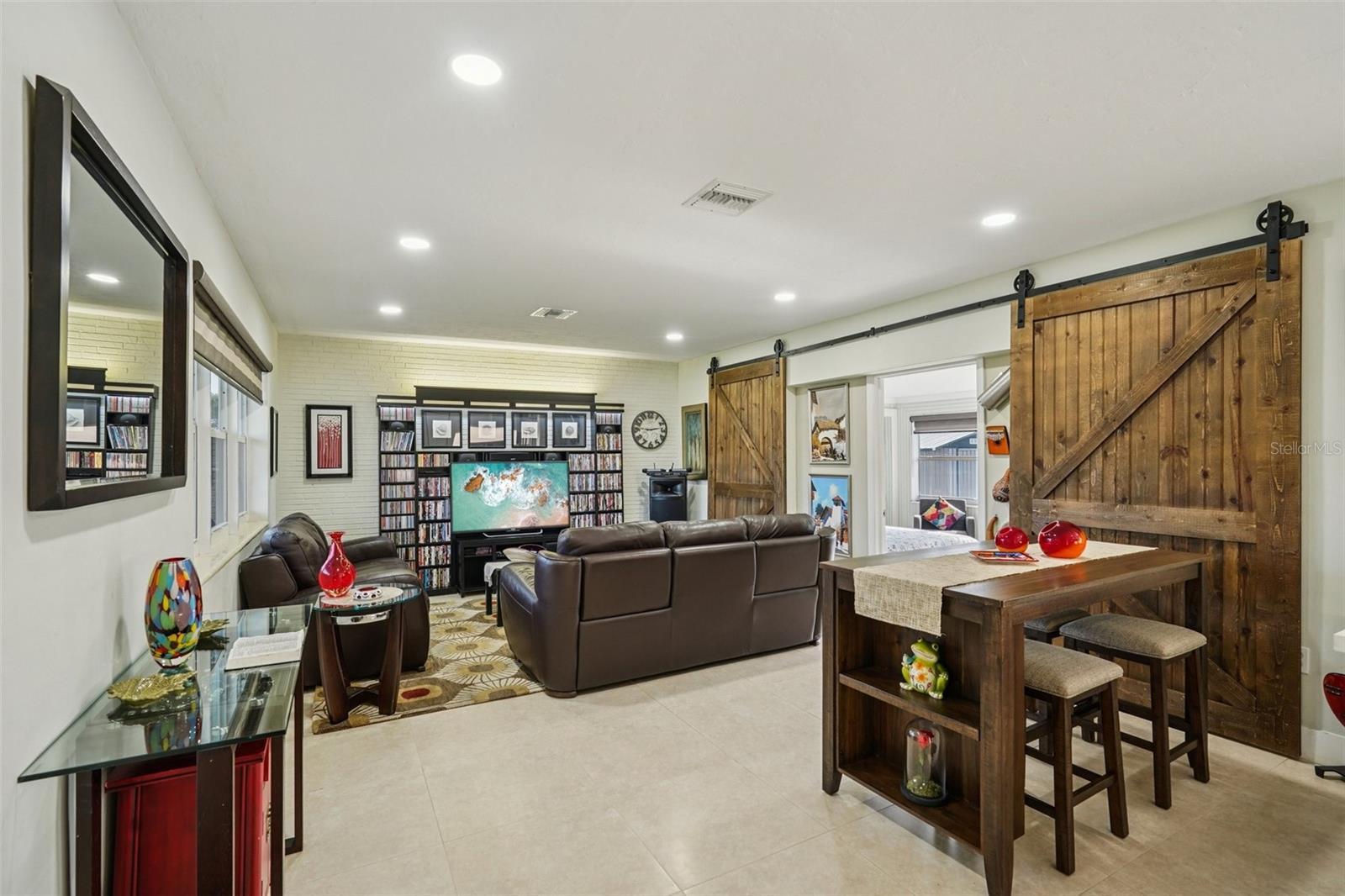 Property Photo:  201 N 66th Terrace  FL 33024 