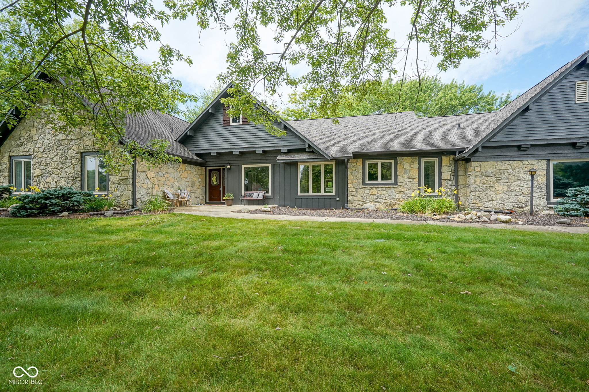 Property Photo:  150 Governors Lane  IN 46077 