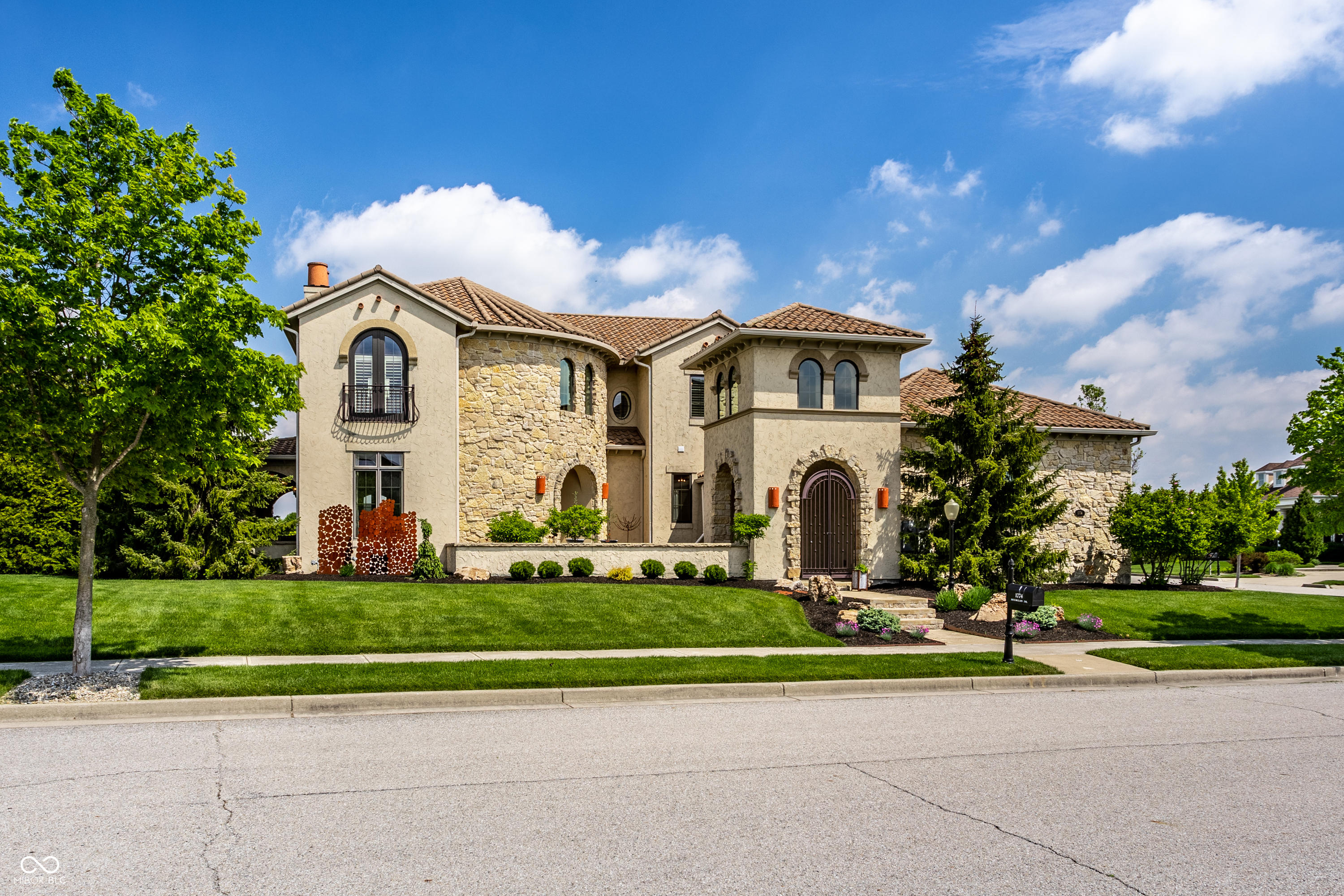 Property Photo: 1774 Hourglass Drive IN 46032
