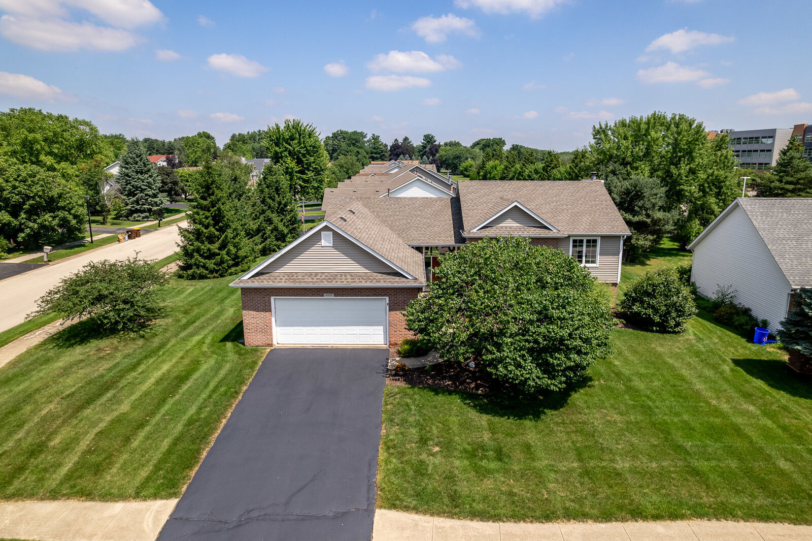 Property Photo: 6934 Hedge Cliff Court IL 61114