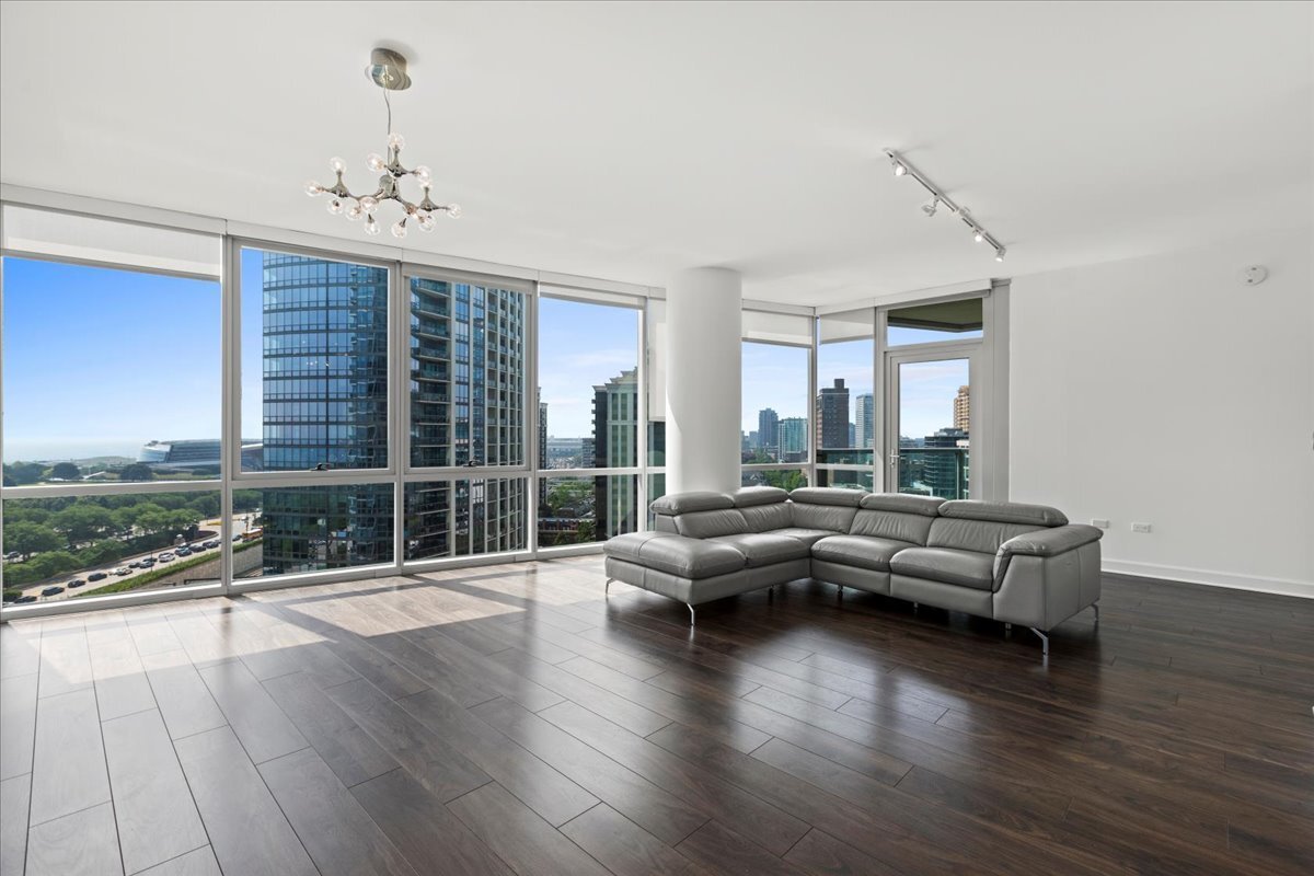 Property Photo:  1201 S Prairie Avenue 1405  IL 60605 