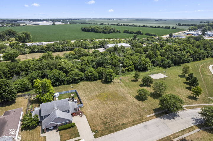 Property Photo: 276 Walnut Street IL 60950