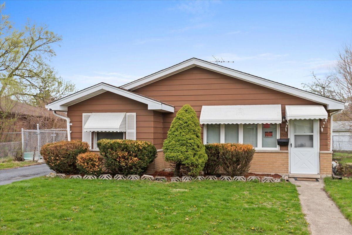 Property Photo: 1303 Balmoral Avenue IL 60409