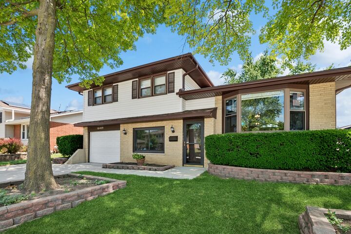 Property Photo: 16409 64th Court IL 60477