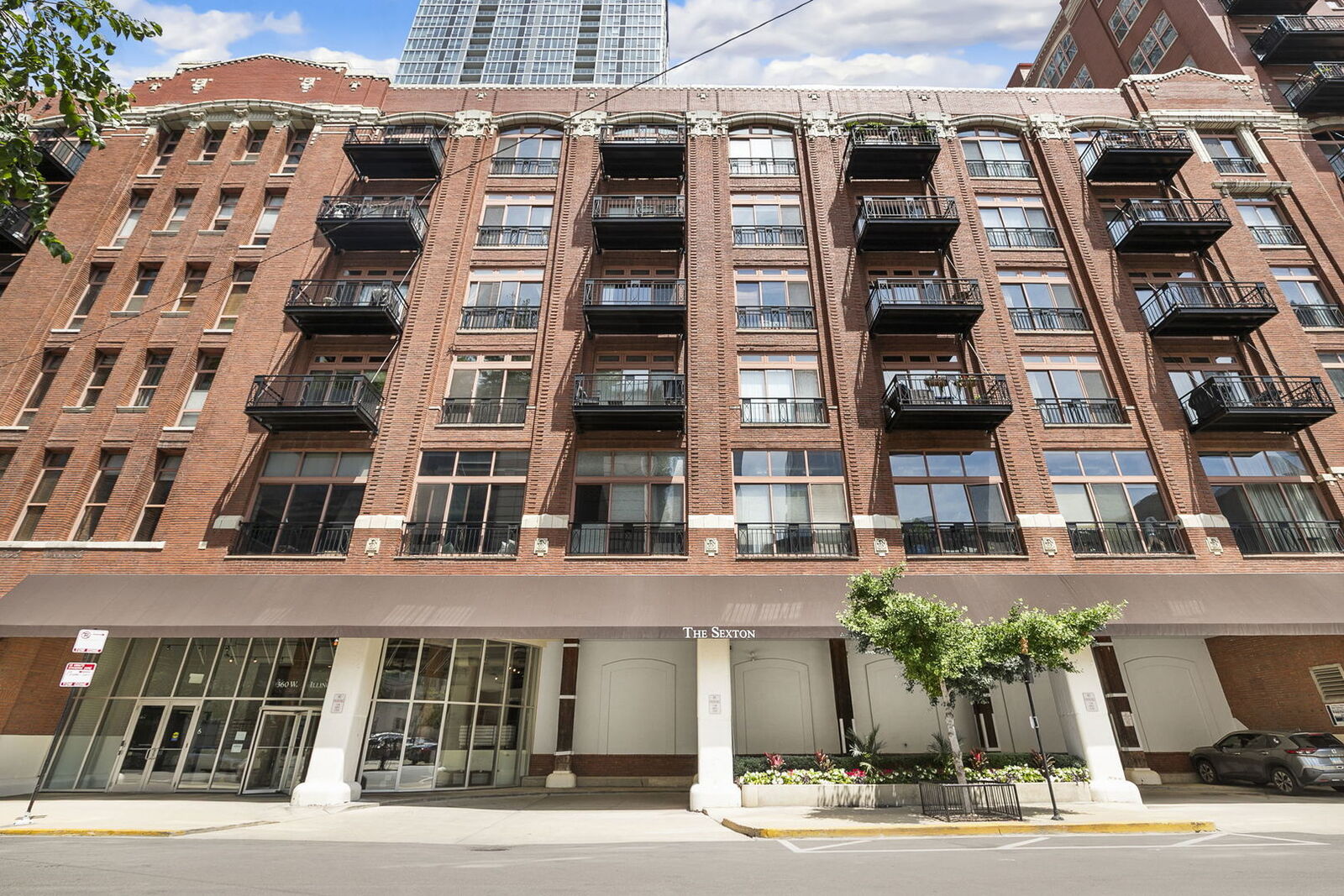 Property Photo: 360 W Illinois Street 2C IL 60654