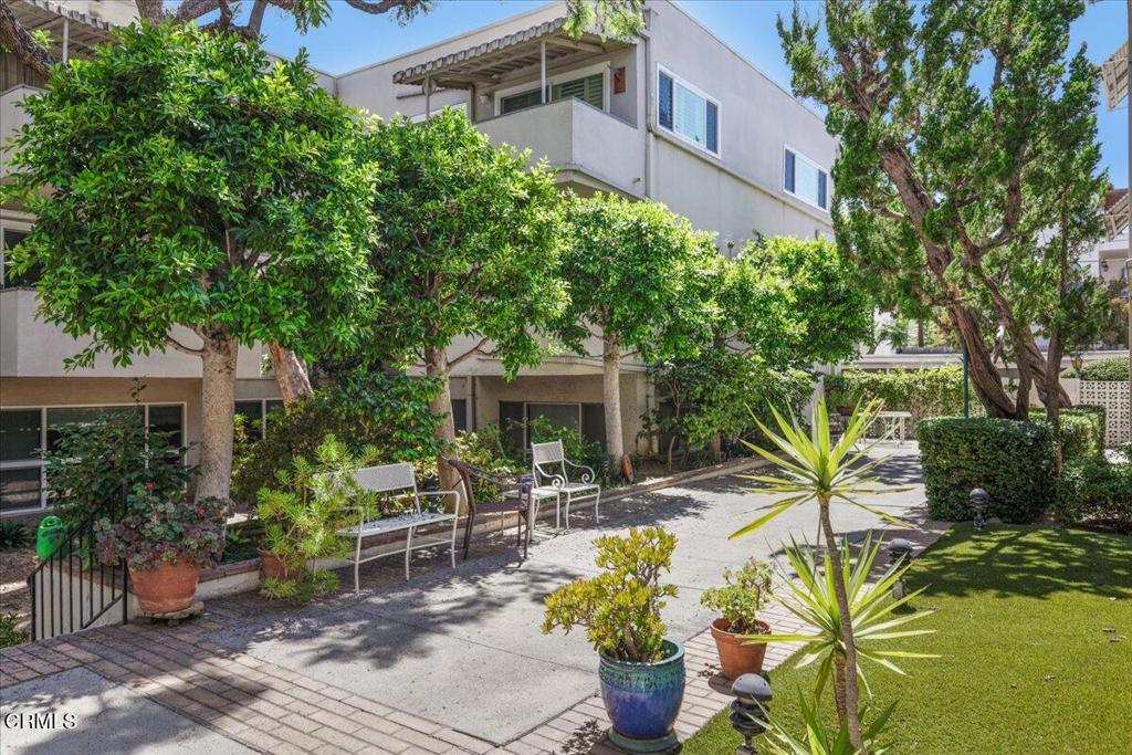 Property Photo:  395 S Oakland Avenue 204  CA 91101 