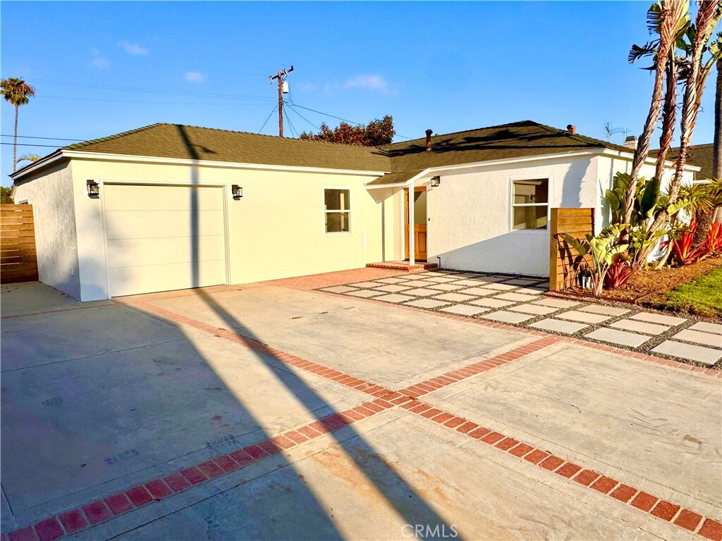 Property Photo:  2064 Republic Avenue  CA 92627 