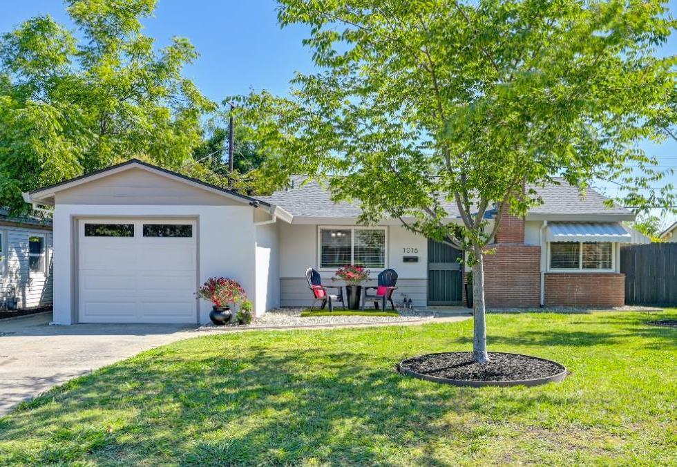 Property Photo:  1016 Hampton Road  CA 95864 