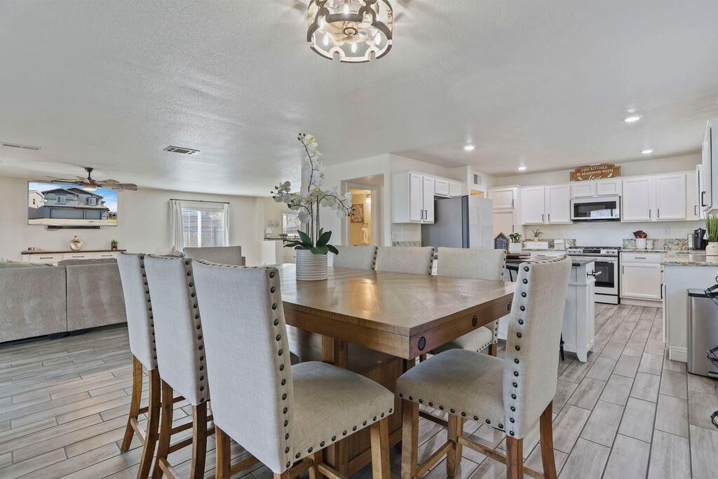 Property Photo:  8841 Billfish Way  CA 95828 