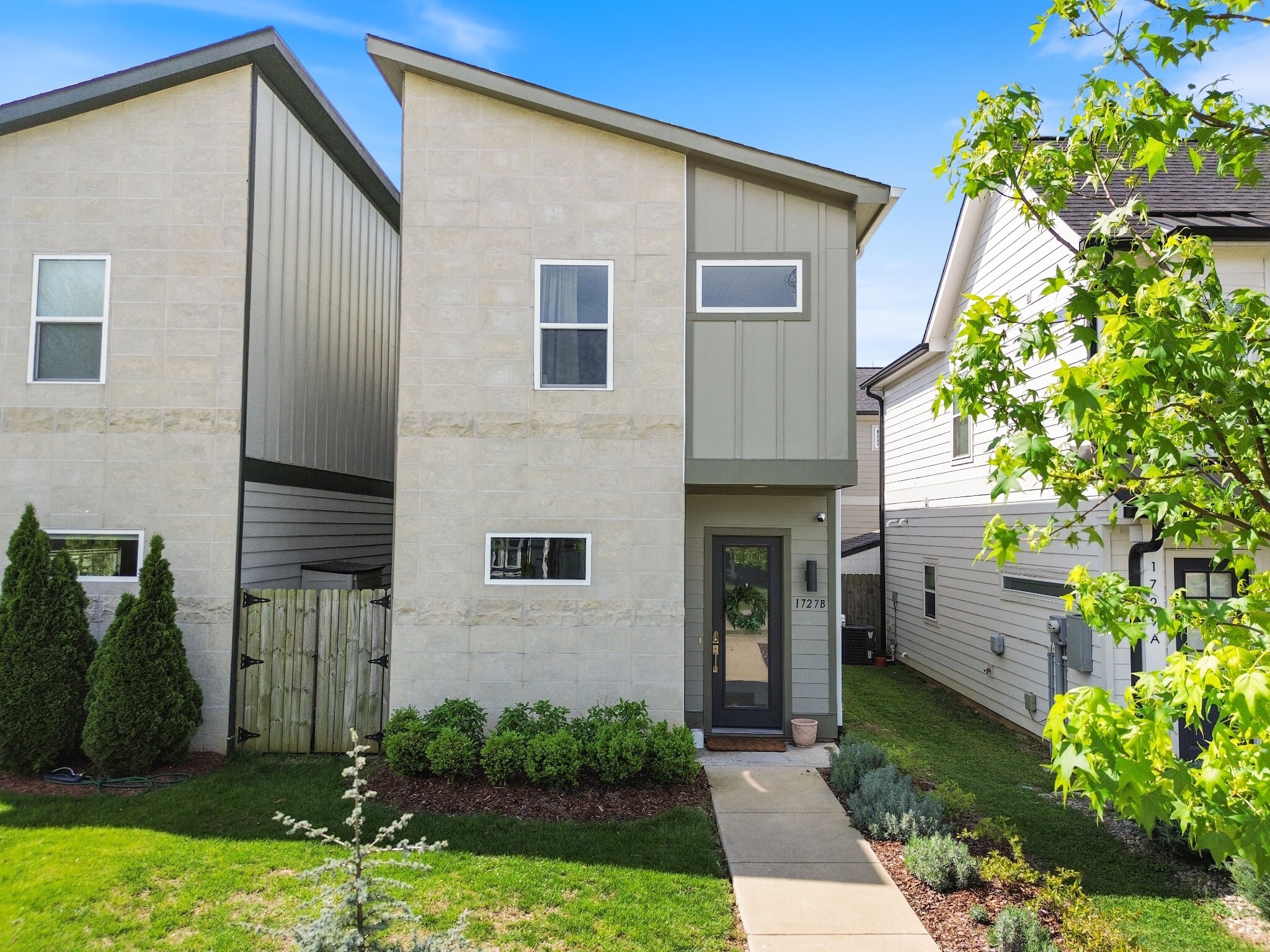 Property Photo: 1727B Pecan St TN 37208