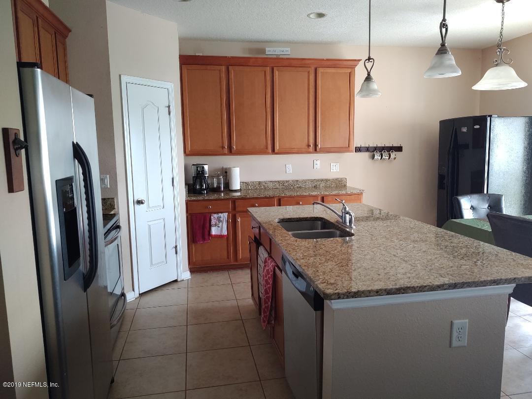 Property Photo: 863 Quiet Stone Lane FL 32065