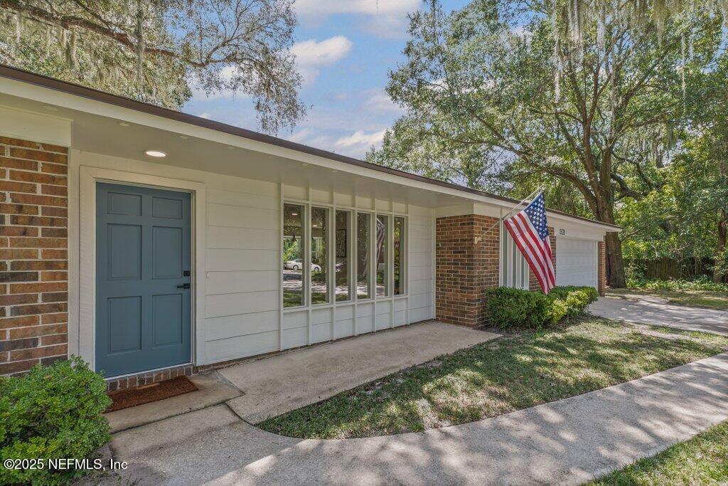 Property Photo:  5528 Bradford Court  FL 32073 