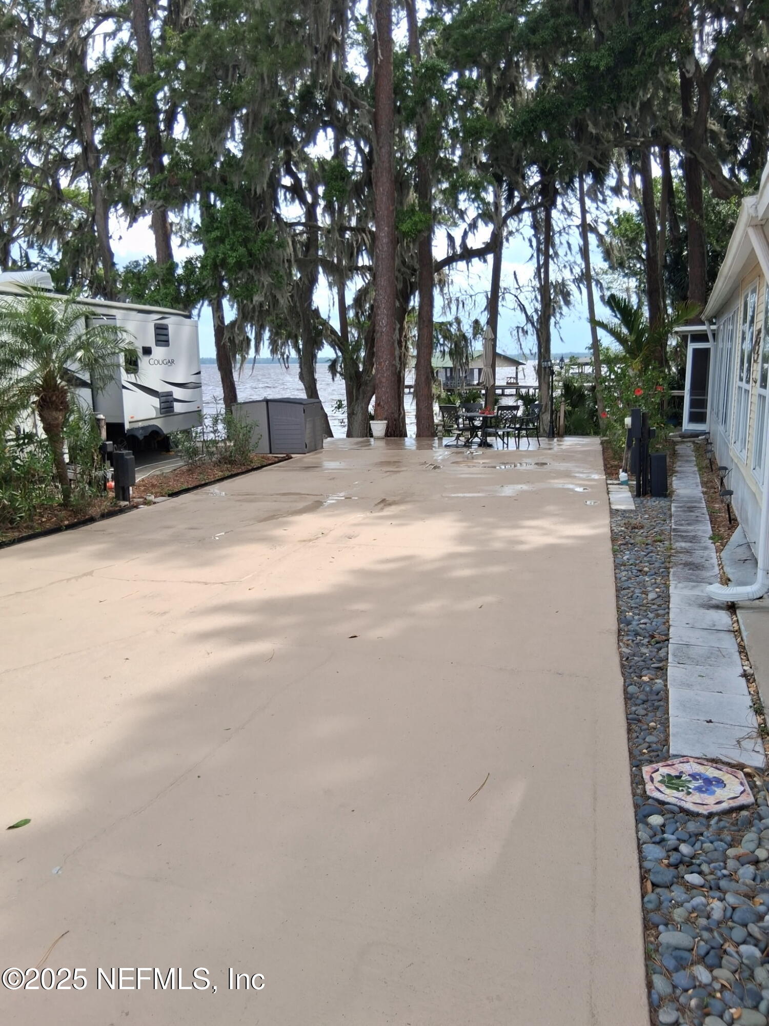 Property Photo: 1074 Front Street FL 32193