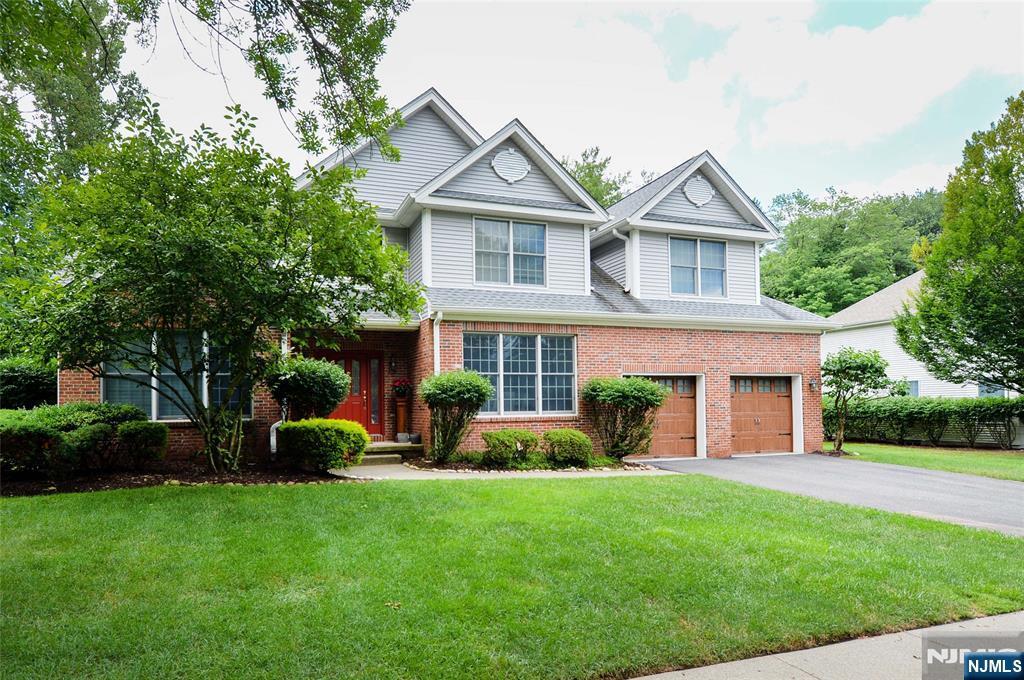 Property Photo:  1 Woods Edge Road  NJ 07675 